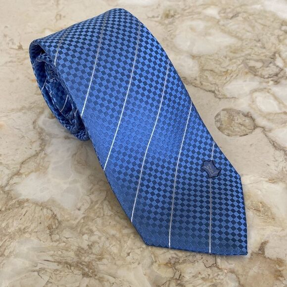 Louis Vuitton 100% Silk Monogram Tie - Picture 2 of 10